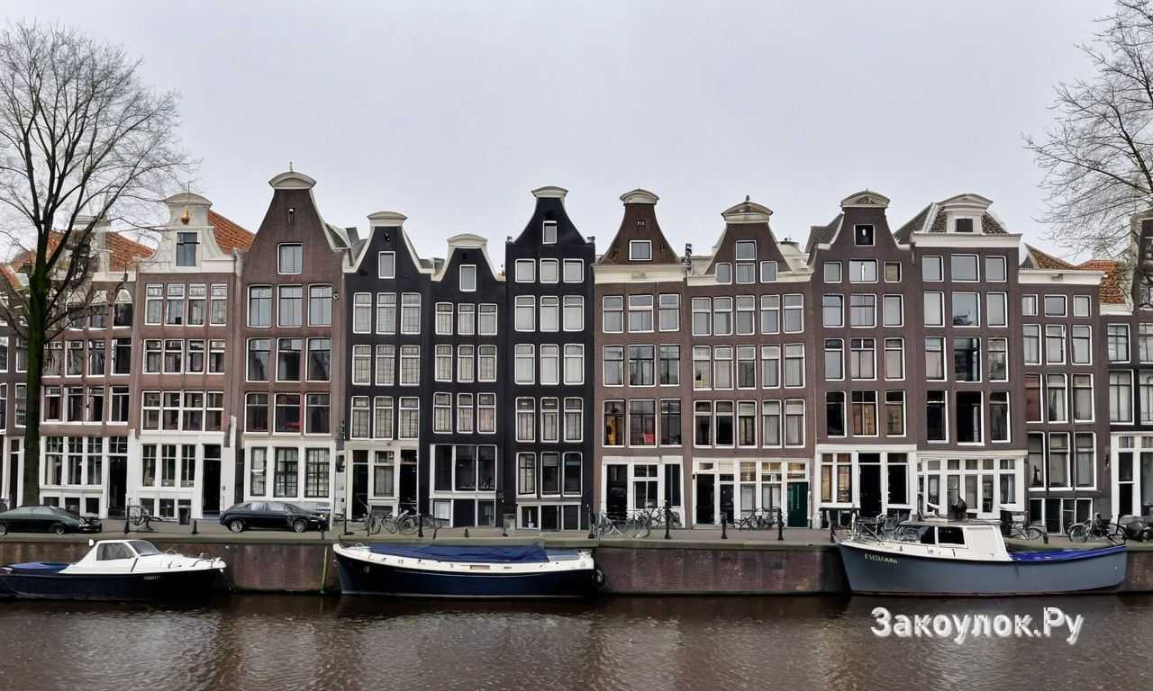 Как выбрать формат прогулки по каналам: групповой тур, частная лодка или вечерний круиз