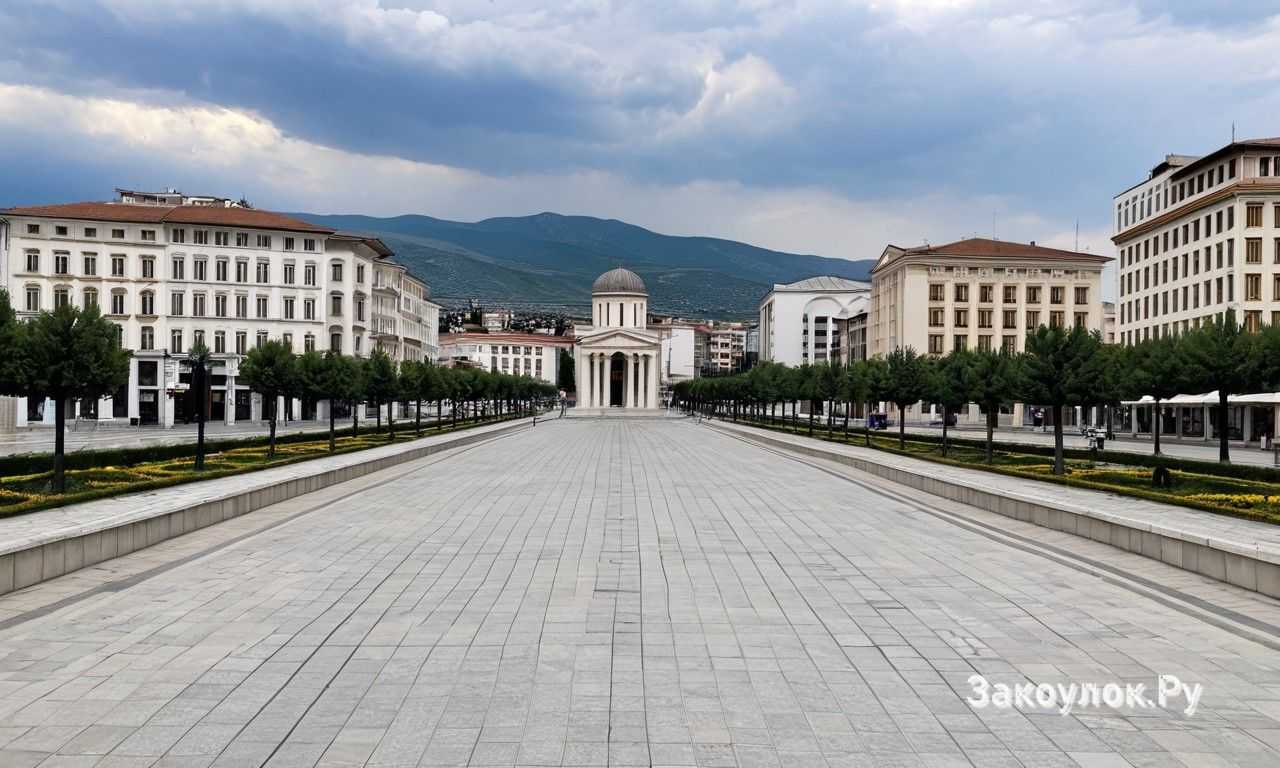 Маршрут прогулки по набережной Вардара с ключевыми точками и остановками