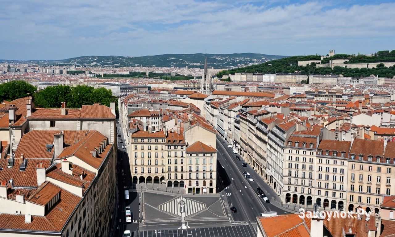 Лион Франция прогулки вдоль набережных и отдых на природе без суеты города