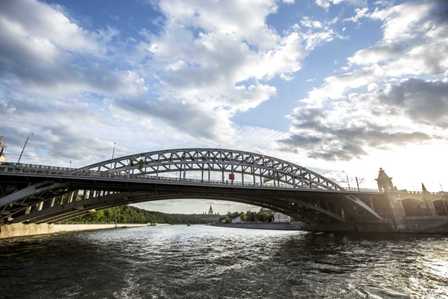 Андреевский мост: атмосфера прошлого и современности