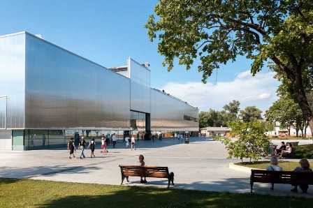 Музей современного искусства Гараж: площадка для творчества и экспериментов