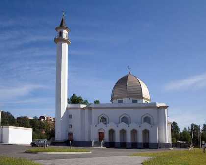 Храмы и мечети в Ленинградской области: места духовного вдохновения