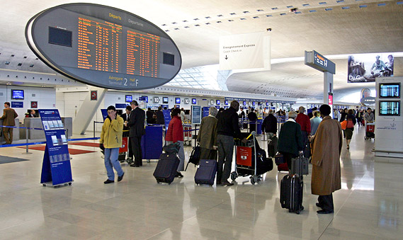 Использование услуги персонального транспорта при поездке из аэропорта в Париж